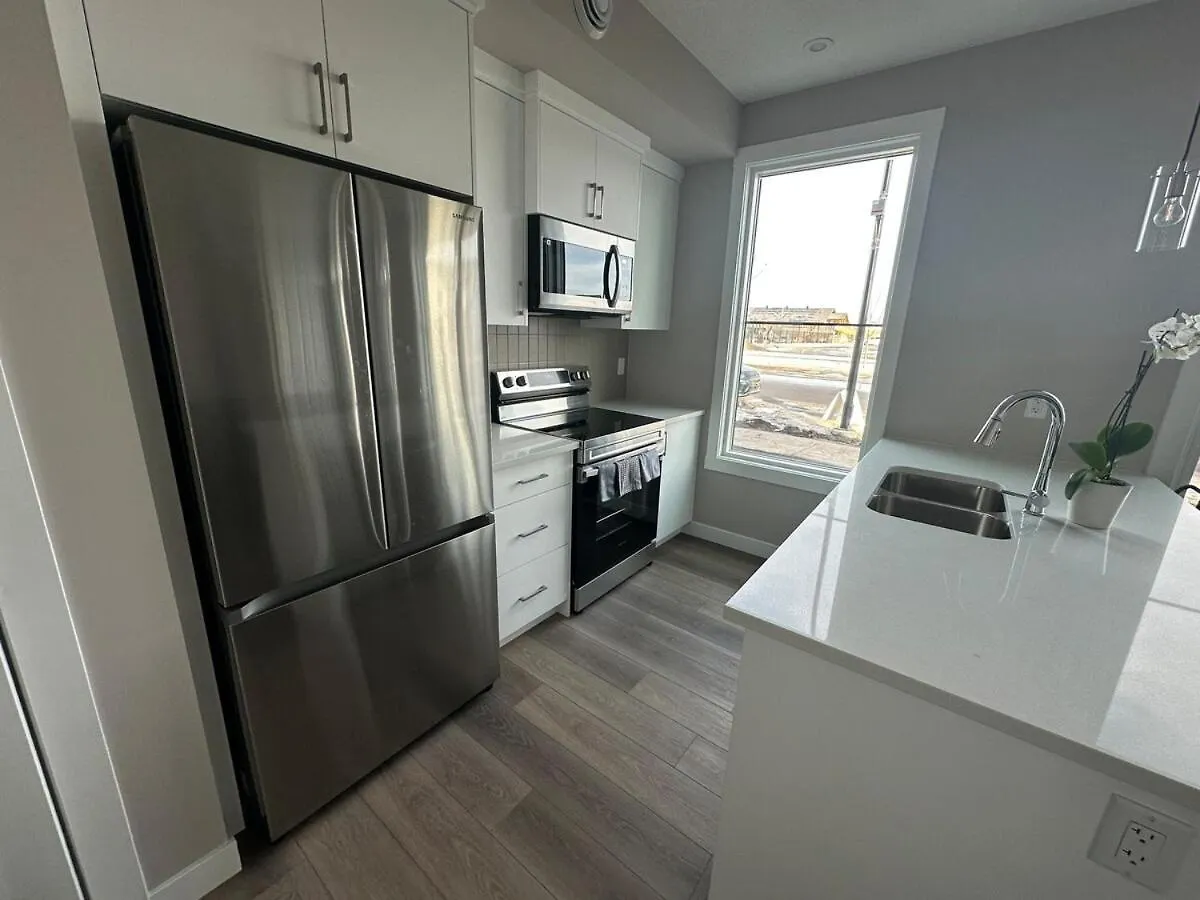 Cozzy & Brand New Apartment, Near Banff Hwy 卡加利 公寓