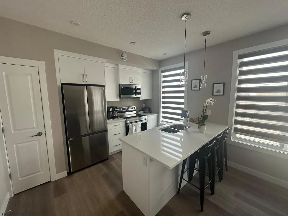 公寓 Cozzy & Brand New Apartment, Near Banff Hwy 卡加利